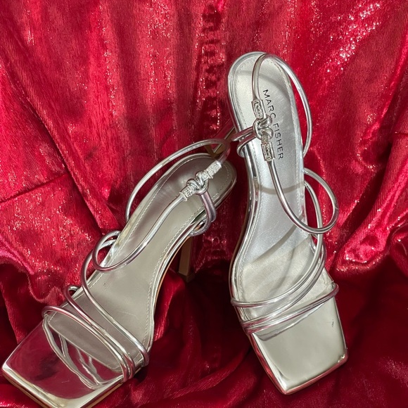 MARC FISHER LTD DAVIA SILVER SANDAL SZ 7.5 - Picture 13 of 16